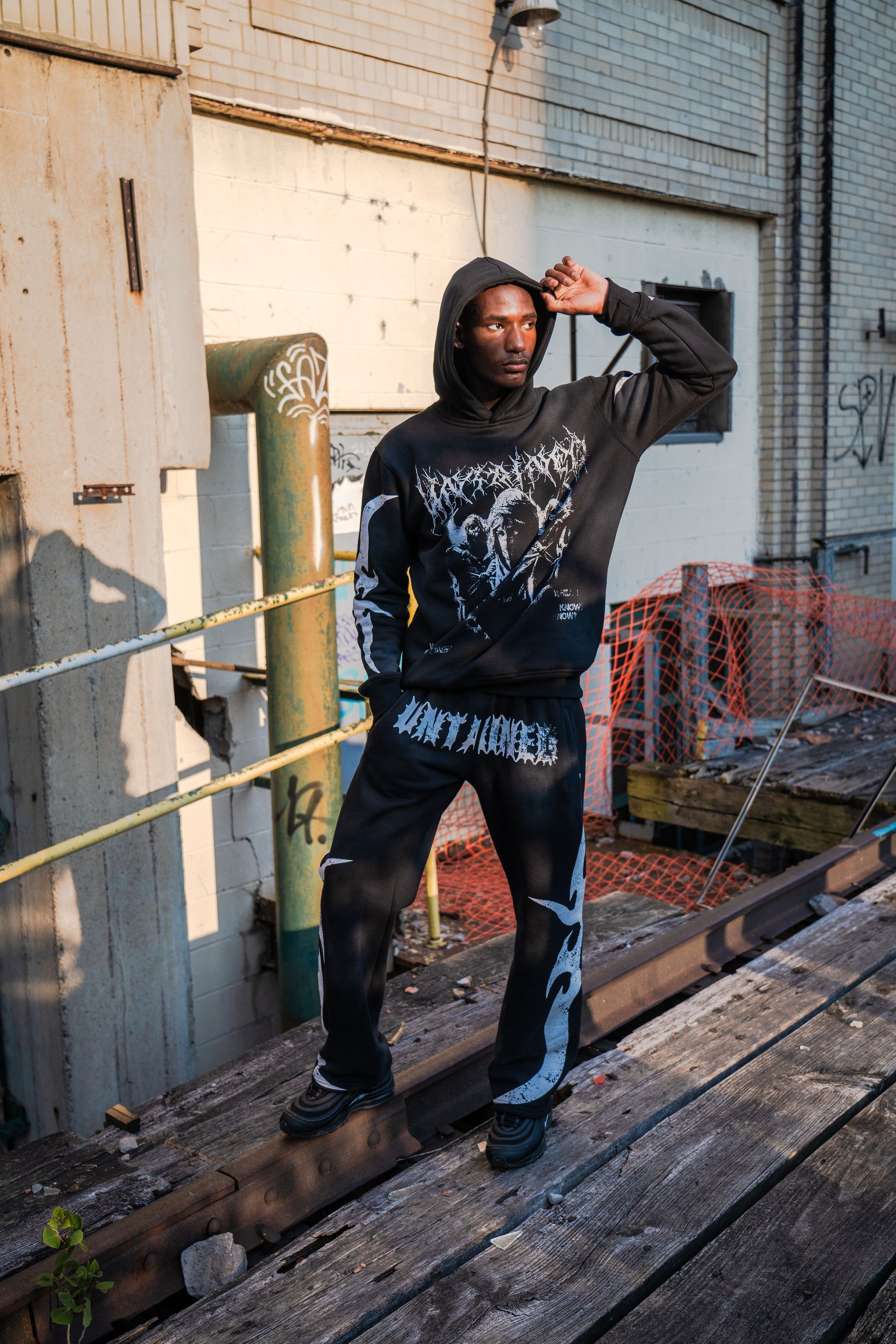 UNTAINED BLACK SWEATPANTS - FLAMME 2