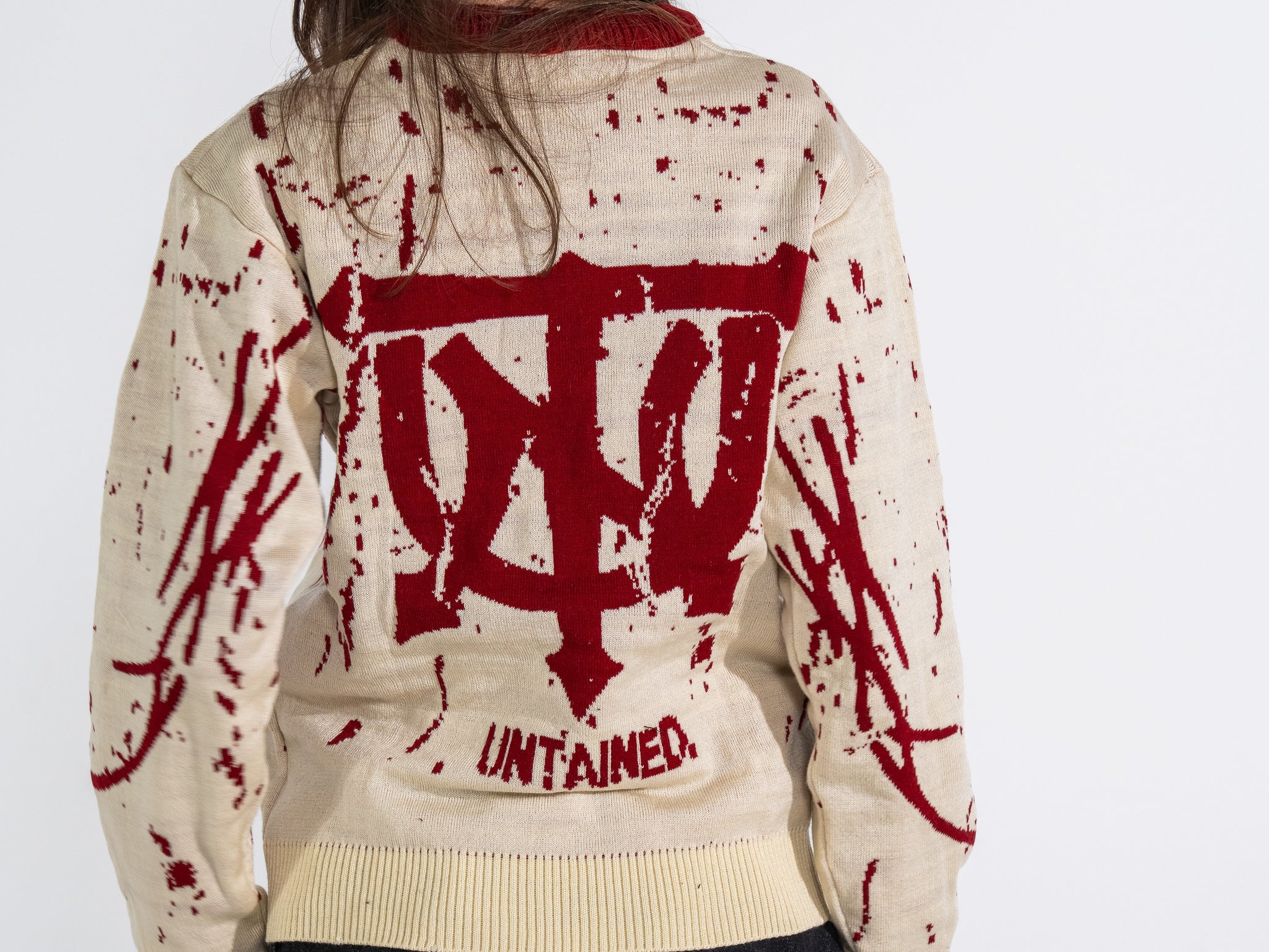 UNTAINED KNIT – BLOOD SNOW